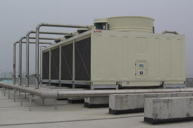 中央空調機組冷卻塔1