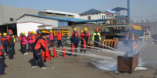 金寶山機(jī)械消防演練